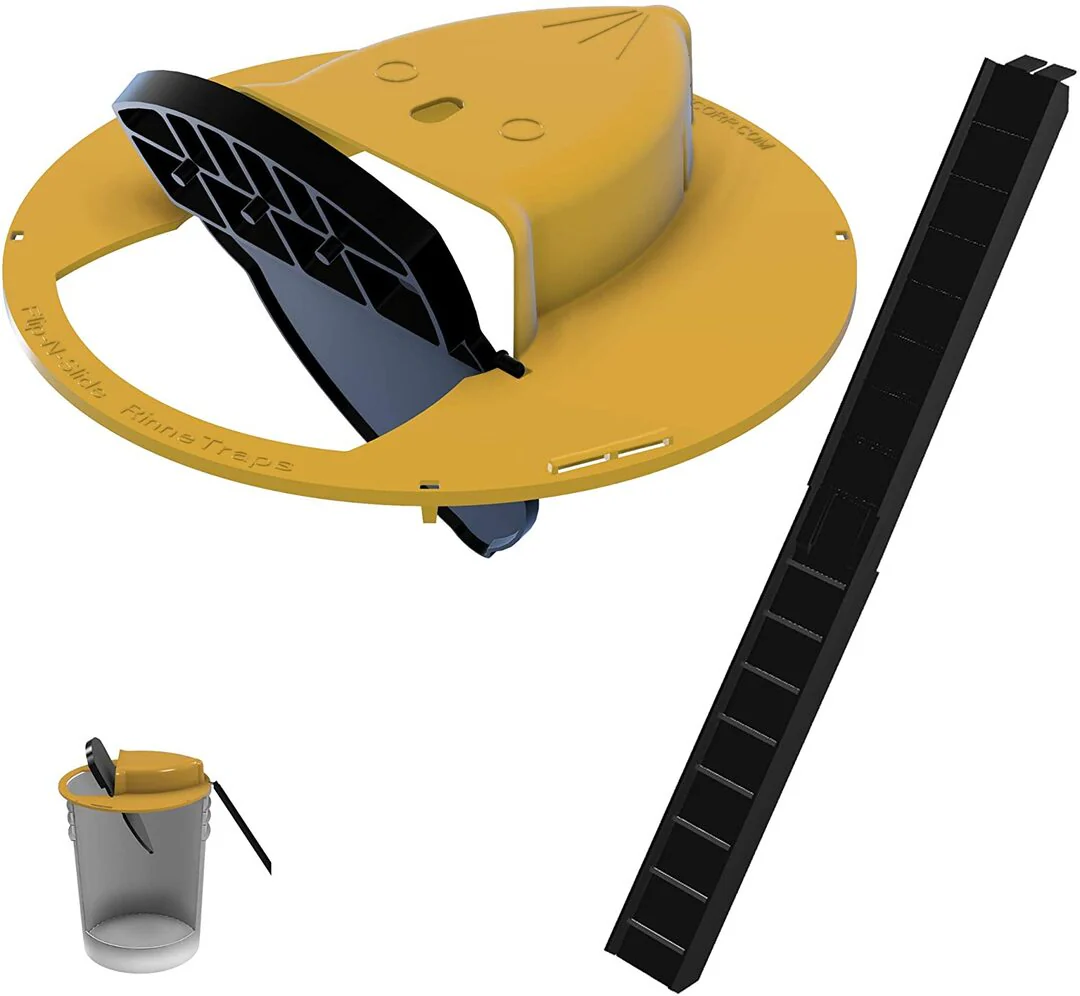 Humane No-Touch Bucket Lid Mouse Trap